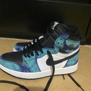 Brand new Nike Jordan 1s. Women’s size 8, never been worn before